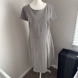 Talbots size 16 black and white geometric print dress